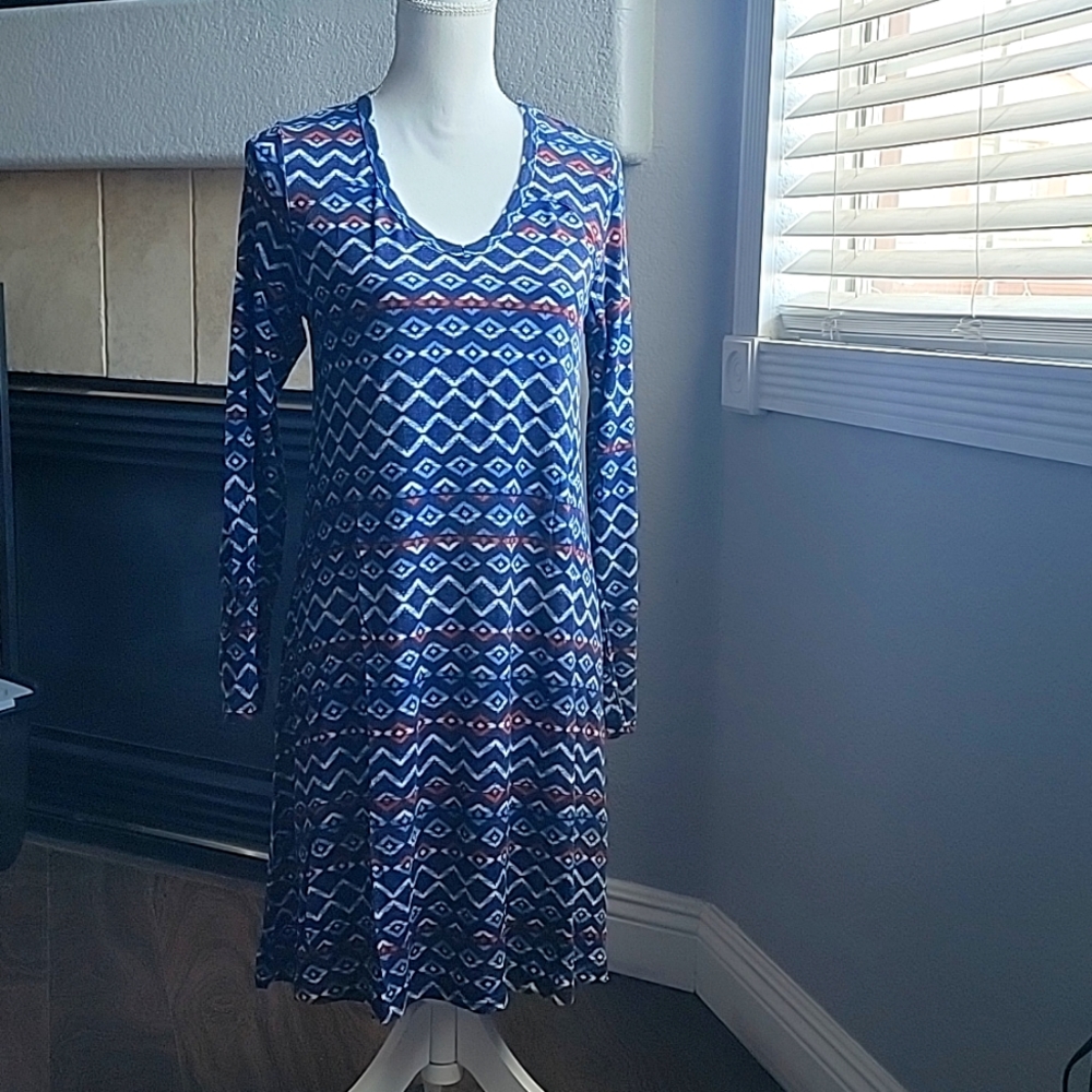 Karen Kane lg, blue, white, red, patterns